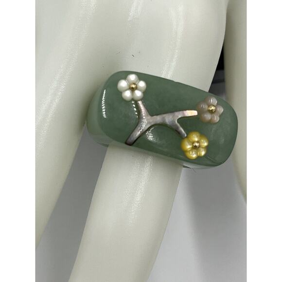 Jade Natural Icy Green Jadeite and MOP Flower Saddle Beautiful 14k Ring 7.5-8 - Picture 3 of 13